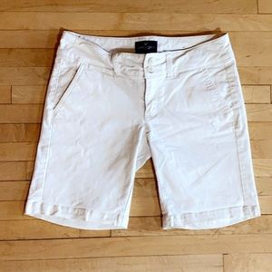 AMERICAN EAGLE 🦅 BERMUDA STRETCH KHAKIS SHORTS